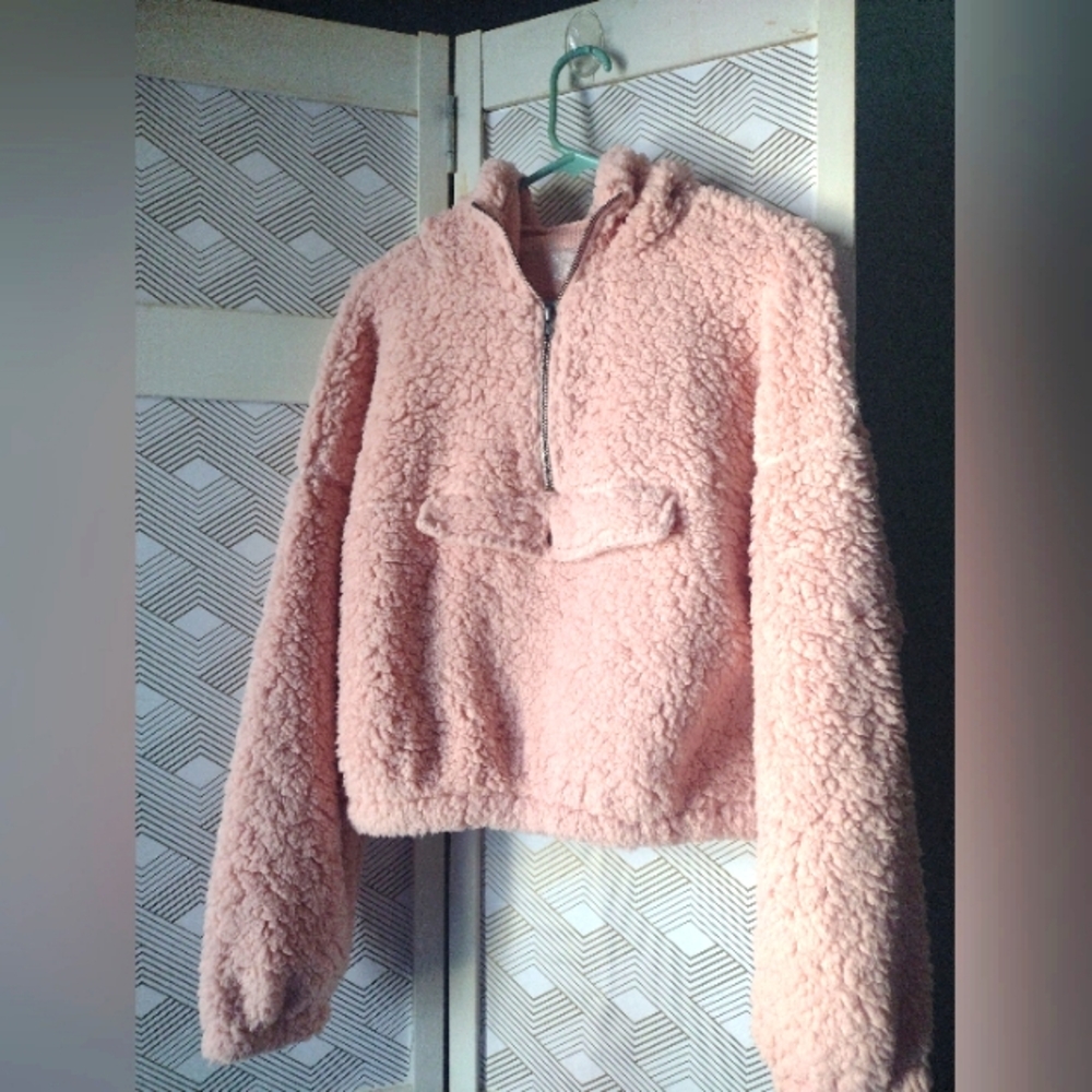 Cozy Pink Teddy Women's hoodie. Size M Nwt